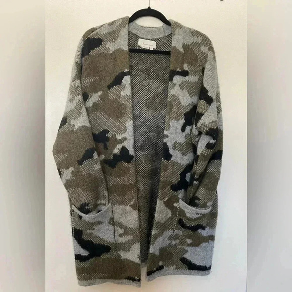 Anthropologie Vera Camo Cardigan in Moss Size Medium - Picture 1 of 16